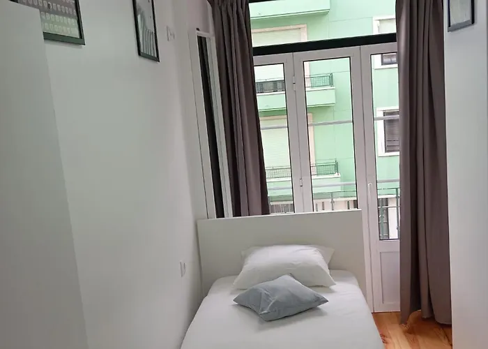 Apartamento Bernardim Ribeiro - 1ª Andar Homestay szállás *